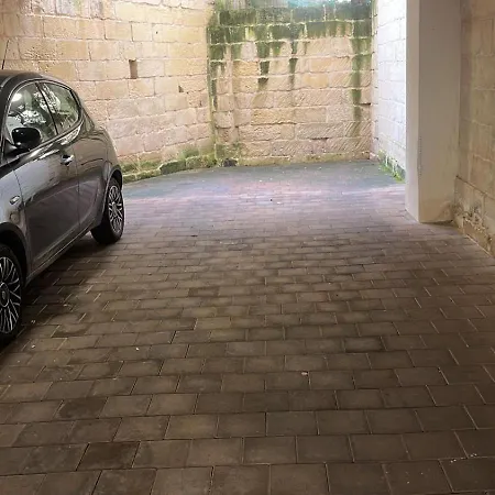 Duca D'aosta & Parking Apartment *